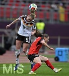 14.04.2026,  WM-Qualifikation Europa, Frauen 2026, 3.Spieltag, Deutschland - Österreich, im Max-Morlock-Stadion Nürnberg, Janina Minge (Deutschland) setzt sich durch,