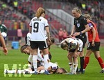 14.04.2026,  WM-Qualifikation Europa, Frauen 2026, 3.Spieltag, Deutschland - Österreich, im Max-Morlock-Stadion Nürnberg, Giulia Gwinn (Deutschland) angeschlagen am Boden