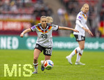 14.04.2026,  WM-Qualifikation Europa, Frauen 2026, 3.Spieltag, Deutschland - Österreich, im Max-Morlock-Stadion Nürnberg, Elisa Senß (Deutschland)  am Ball 