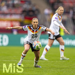 14.04.2026,  WM-Qualifikation Europa, Frauen 2026, 3.Spieltag, Deutschland - Österreich, im Max-Morlock-Stadion Nürnberg, Elisa Senß (Deutschland)  am Ball 