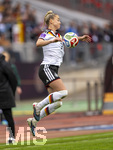14.04.2026,  WM-Qualifikation Europa, Frauen 2026, 3.Spieltag, Deutschland - Österreich, im Max-Morlock-Stadion Nürnberg, Giulia Gwinn (Deutschland) am Ball 