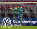 14.04.2026,  WM-Qualifikation Europa, Frauen 2026, 3.Spieltag, Deutschland - Österreich, im Max-Morlock-Stadion Nürnberg, Torhüterin Ann-Katrin Berger (Deutschland) am Ball 