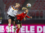 14.04.2026,  WM-Qualifikation Europa, Frauen 2026, 3.Spieltag, Deutschland - Österreich, im Max-Morlock-Stadion Nürnberg, v.li: Rebecca Knaak (Deutschland) gegen Julia Hickelsberger (Österreich) 