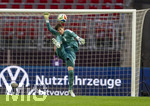 14.04.2026,  WM-Qualifikation Europa, Frauen 2026, 3.Spieltag, Deutschland - Österreich, im Max-Morlock-Stadion Nürnberg, Torhüterin Ann-Katrin Berger (Deutschland) am Ball 