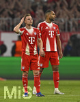 15.04.2026,  Fussball UEFA Championsleague 2025/2026: Viertelfinale Rückspiel,  FC Bayern München - Real Madrid, in der Allianz-Arena München, 
  v.l. Joshua Kimmich (FC Bayern München) und Jonathan Tah (FC Bayern München) sind nachdenklich.

