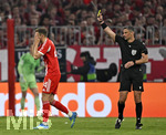 15.04.2026,  Fussball UEFA Championsleague 2025/2026: Viertelfinale Rückspiel,  FC Bayern München - Real Madrid, in der Allianz-Arena München, Josip Stanisic (Bayern München) sieht gelb
  

