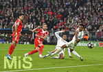 15.04.2026,  Fussball UEFA Championsleague 2025/2026: Viertelfinale Rückspiel,  FC Bayern München - Real Madrid, in der Allianz-Arena München, Harry Kane (FC Bayern München) macht hier das 2:2. v.l. Luis Diaz (FC Bayern München), Harry Kane (FC Bayern München) und Eder Militao (Real Madrid) 
  

