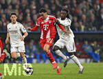 15.04.2026,  Fussball UEFA Championsleague 2025/2026: Viertelfinale Rückspiel,  FC Bayern München - Real Madrid, in der Allianz-Arena München, v.l. Arda Güler (Real Madrid), Jamal Musiala (Bayern München) und Eduardo Camavinga (Real Madrid) 
  

