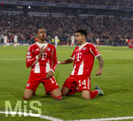 15.04.2026,  Fussball UEFA Championsleague 2025/2026: Viertelfinale Rückspiel,  FC Bayern München - Real Madrid, in der Allianz-Arena München, Torjubel nach dem 4:3 von Michael Olise (li, FC Bayern München) mit Luis Diaz (FC Bayern München), 