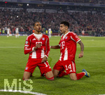 15.04.2026,  Fussball UEFA Championsleague 2025/2026: Viertelfinale Rückspiel,  FC Bayern München - Real Madrid, in der Allianz-Arena München, Torjubel nach dem 4:3 von Michael Olise (li, FC Bayern München) mit Luis Diaz (FC Bayern München), 