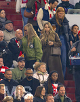 15.04.2026,  Fussball UEFA Championsleague 2025/2026: Viertelfinale Rückspiel,  FC Bayern München - Real Madrid, in der Allianz-Arena München, Spielerfrauen auf der Tribüne, stehend re: Anika Neuer, Ehefrau von Torwart Manuel Neuer (FC Bayern München), 