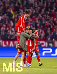 15.04.2026,  Fussball UEFA Championsleague 2025/2026: Viertelfinale Rückspiel,  FC Bayern München - Real Madrid, in der Allianz-Arena München, Torjubel v.li: Michael Olise (FC Bayern München), Jonathan Tah (FC Bayern München), Josip Stanisic (Bayern München), Luis Diaz (FC Bayern München), Dayot Upamecano (FC Bayern München), 
