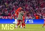15.04.2026,  Fussball UEFA Championsleague 2025/2026: Viertelfinale Rückspiel,  FC Bayern München - Real Madrid, in der Allianz-Arena München, Torjubel v.li: Michael Olise (FC Bayern München), Jonathan Tah (FC Bayern München), Josip Stanisic (Bayern München), Luis Diaz (FC Bayern München), Dayot Upamecano (FC Bayern München), 