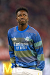 15.04.2026,  Fussball UEFA Championsleague 2025/2026: Viertelfinale Rückspiel,  FC Bayern München - Real Madrid, in der Allianz-Arena München, Vinicius Junior (Real Madrid) beim Aufwärmen mit vier Ohrstecker mit Brillianten.