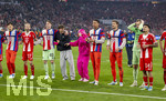 15.04.2026,  Fussball UEFA Championsleague 2025/2026: Viertelfinale Rückspiel,  FC Bayern München - Real Madrid, in der Allianz-Arena München, Schlussjubel der Bayern, v.li: Min-jae Kim (Bayern München, Minjae Kim), Konrad Laimer (FC Bayern München), Torwart Jonas Urbig (FC Bayern München), Tom Bischof (Bayern München), Lennart Karl (FC Bayern München), Torwart Leonard Prescott (FC Bayern München), Leon Goretzka (FC Bayern München), Torwart Manuel Neuer (FC Bayern München), Luis Diaz (FC Bayern München) 