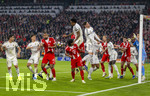 15.04.2026,  Fussball UEFA Championsleague 2025/2026: Viertelfinale Rückspiel,  FC Bayern München - Real Madrid, in der Allianz-Arena München, Torraumszene, v.li: Brahim Diaz (Real Madrid), Arda Güler (Real Madrid), Jonathan Tah (FC Bayern München), Serge Gnabry (FC Bayern München), Eder Militao (Real Madrid), Federico Valverde (Real Madrid), Aleksandar Pavlovic (Bayern München) , Torwart Andriy Lunin (Real Madrid) 