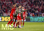 15.04.2026,  Fussball UEFA Championsleague 2025/2026: Viertelfinale Rückspiel,  FC Bayern München - Real Madrid, in der Allianz-Arena München, Torjubel Jonathan Tah (FC Bayern München), Josip Stanisic (Bayern München) 