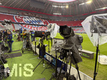 15.04.2026,  Fussball UEFA Championsleague 2025/2026: Viertelfinale Rückspiel,  FC Bayern München - Real Madrid, in der Allianz-Arena München, TV-Sender mit ihrem Kameraequipment am Spielfeldrand. 