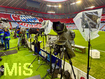 15.04.2026,  Fussball UEFA Championsleague 2025/2026: Viertelfinale Rückspiel,  FC Bayern München - Real Madrid, in der Allianz-Arena München, TV-Sender mit ihrem Kameraequipment am Spielfeldrand. 