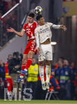 15.04.2026,  Fussball UEFA Championsleague 2025/2026: Viertelfinale Rückspiel,  FC Bayern München - Real Madrid, in der Allianz-Arena München, v.li: Aleksandar Pavlovic (Bayern München)  gegen Jude Bellingham (Real Madrid) 