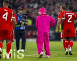 15.04.2026,  Fussball UEFA Championsleague 2025/2026: Viertelfinale Rückspiel,  FC Bayern München - Real Madrid, in der Allianz-Arena München, Schlussjubel, Lennart Karl (FC Bayern München), 