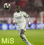 15.04.2026,  Fussball UEFA Championsleague 2025/2026: Viertelfinale Rückspiel,  FC Bayern München - Real Madrid, in der Allianz-Arena München, Ferland Mendy (Real Madrid) am Ball 