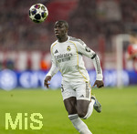 15.04.2026,  Fussball UEFA Championsleague 2025/2026: Viertelfinale Rückspiel,  FC Bayern München - Real Madrid, in der Allianz-Arena München, Ferland Mendy (Real Madrid) am Ball 