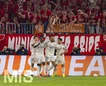 15.04.2026,  Fussball UEFA Championsleague 2025/2026: Viertelfinale Rückspiel,  FC Bayern München - Real Madrid, in der Allianz-Arena München, Wütende Proteste bei den Bayernfans beim Torjubel der Madrider, Arda Güler (Real Madrid), Vinicius Junior (Real Madrid), Kylian Mbappe (Real Madrid), 