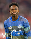 15.04.2026,  Fussball UEFA Championsleague 2025/2026: Viertelfinale Rückspiel,  FC Bayern München - Real Madrid, in der Allianz-Arena München, Vinicius Junior (Real Madrid) beim Aufwärmen mit Brillianten-Ohrringe 