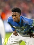 15.04.2026,  Fussball UEFA Championsleague 2025/2026: Viertelfinale Rückspiel,  FC Bayern München - Real Madrid, in der Allianz-Arena München, Vinicius Junior (Real Madrid) beim Aufwärmen mit Brillianten-Ohrringe 