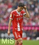 19.04.2026, Fussball Bundesliga 2025/2026, 30.Spieltag, FC Bayern München - VfB Stuttgart, in der Allianz-Arena München,   Min-jae Kim (Bayern München, Minjae Kim) ist unzufrieden


