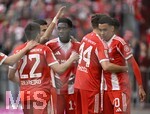 19.04.2026, Fussball Bundesliga 2025/2026, 30.Spieltag, FC Bayern München - VfB Stuttgart, in der Allianz-Arena München,   Torjubel v.l. Raphael Guerreiro (FC Bayern München), Alphonso Davies (FC Bayern München), Luis Diaz (FC Bayern München) und Jamal Musiala (Bayern München) 


