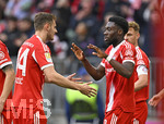 19.04.2026, Fussball Bundesliga 2025/2026, 30.Spieltag, FC Bayern München - VfB Stuttgart, in der Allianz-Arena München,   
Torjubel v.l. Josip Stanisic (Bayern München) und Alphonso Davies (FC Bayern München) 


