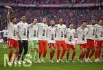 19.04.2026, Fussball Bundesliga 2025/2026, 30.Spieltag, FC Bayern München - VfB Stuttgart, in der Allianz-Arena München,   Die Bayern Spieler feiern die Meisterschaft mit Kakadu Shirts, v.l. Leon Goretzka (FC Bayern München), Torwart Sven Ulreich (FC Bayern München), Torwart Jonas Urbig (FC Bayern München), Torwart Manuel Neuer (FC Bayern München), Konrad Laimer (FC Bayern München), Torwart Leonard Prescott (FC Bayern München), Deniz Ofli (FC Bayern München), Min-jae Kim (Bayern München, Minjae Kim), Jonathan Tah (FC Bayern München) und Hiroki Ito (FC Bayern München) 
  

