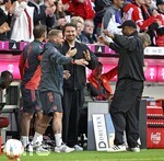 19.04.2026, Fussball Bundesliga 2025/2026, 30.Spieltag, FC Bayern München - VfB Stuttgart, in der Allianz-Arena München,   Schlussjubel Trainer Vincent Kompany (FC Bayern München) 


