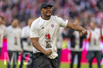 19.04.2026, Fussball Bundesliga 2025/2026, 30.Spieltag, FC Bayern München - VfB Stuttgart, in der Allianz-Arena München, der FC Bayern feiert nach dem heutigen Sieg seine 35. Deutsche Meisterschaft. Die Bayernspieler feiern mit den Fans und speziellen Meistertrikots mit Aufdruck des kultigen Porzellan-Kakadus mit Meisterschale. Trainer Vincent Kompany (FC Bayern München) jubelt frenetisch vor der Fankurve.