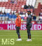 19.04.2026, Fussball Bundesliga 2025/2026, 30.Spieltag, FC Bayern München - VfB Stuttgart, in der Allianz-Arena München, v.li:  Co-Trainer Aaron Danks (Bayern München) und Trainer Vincent Kompany (FC Bayern München) 