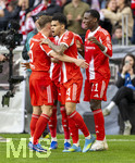 19.04.2026, Fussball Bundesliga 2025/2026, 30.Spieltag, FC Bayern München - VfB Stuttgart, in der Allianz-Arena München, Torjubel, Joshua Kimmich (FC Bayern München), Luis Diaz (FC Bayern München), Nicolas Jackson (FC Bayern München) 