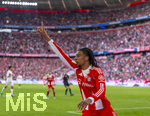 19.04.2026, Fussball Bundesliga 2025/2026, 30.Spieltag, FC Bayern München - VfB Stuttgart, in der Allianz-Arena München, Michael Olise (FC Bayern München) 