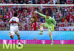 19.04.2026, Fussball Bundesliga 2025/2026, 30.Spieltag, FC Bayern München - VfB Stuttgart, in der Allianz-Arena München, Torwart Jonas Urbig (FC Bayern München) 