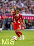 19.04.2026, Fussball Bundesliga 2025/2026, 30.Spieltag, FC Bayern München - VfB Stuttgart, in der Allianz-Arena München, Michael Olise (FC Bayern München) am Ball 