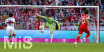 19.04.2026, Fussball Bundesliga 2025/2026, 30.Spieltag, FC Bayern München - VfB Stuttgart, in der Allianz-Arena München, Torwart Jonas Urbig (FC Bayern München) 