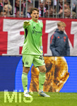 19.04.2026, Fussball Bundesliga 2025/2026, 30.Spieltag, FC Bayern München - VfB Stuttgart, in der Allianz-Arena München, Torwart Jonas Urbig (FC Bayern München) 
