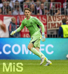 19.04.2026, Fussball Bundesliga 2025/2026, 30.Spieltag, FC Bayern München - VfB Stuttgart, in der Allianz-Arena München, Torwart Jonas Urbig (FC Bayern München) 