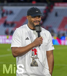 19.04.2026, Fussball Bundesliga 2025/2026, 30.Spieltag, FC Bayern München - VfB Stuttgart, in der Allianz-Arena München, Trainer Vincent Kompany (FC Bayern München) nach dem Spiel am DAZN Mikrofon. 
