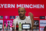 19.04.2026, Fussball Bundesliga 2025/2026, 30.Spieltag, FC Bayern München - VfB Stuttgart, in der Allianz-Arena München, Trainer Vincent Kompany (FC Bayern München) bei der Pressekonferenz