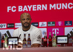 19.04.2026, Fussball Bundesliga 2025/2026, 30.Spieltag, FC Bayern München - VfB Stuttgart, in der Allianz-Arena München, Trainer Vincent Kompany (FC Bayern München) bei der Pressekonferenz