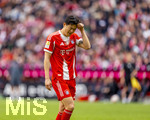 19.04.2026, Fussball Bundesliga 2025/2026, 30.Spieltag, FC Bayern München - VfB Stuttgart, in der Allianz-Arena München, Min-jae Kim (Bayern München, Minjae Kim) nachdenklich 