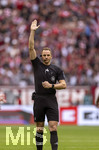 19.04.2026, Fussball Bundesliga 2025/2026, 30.Spieltag, FC Bayern München - VfB Stuttgart, in der Allianz-Arena München, Schiedsrichter Sören Storks