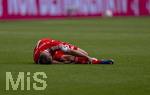 19.04.2026, Fussball Bundesliga 2025/2026, 30.Spieltag, FC Bayern München - VfB Stuttgart, in der Allianz-Arena München, Joshua Kimmich (FC Bayern München) am Boden.